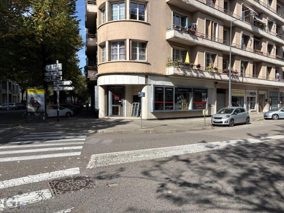Location commerce chambéry